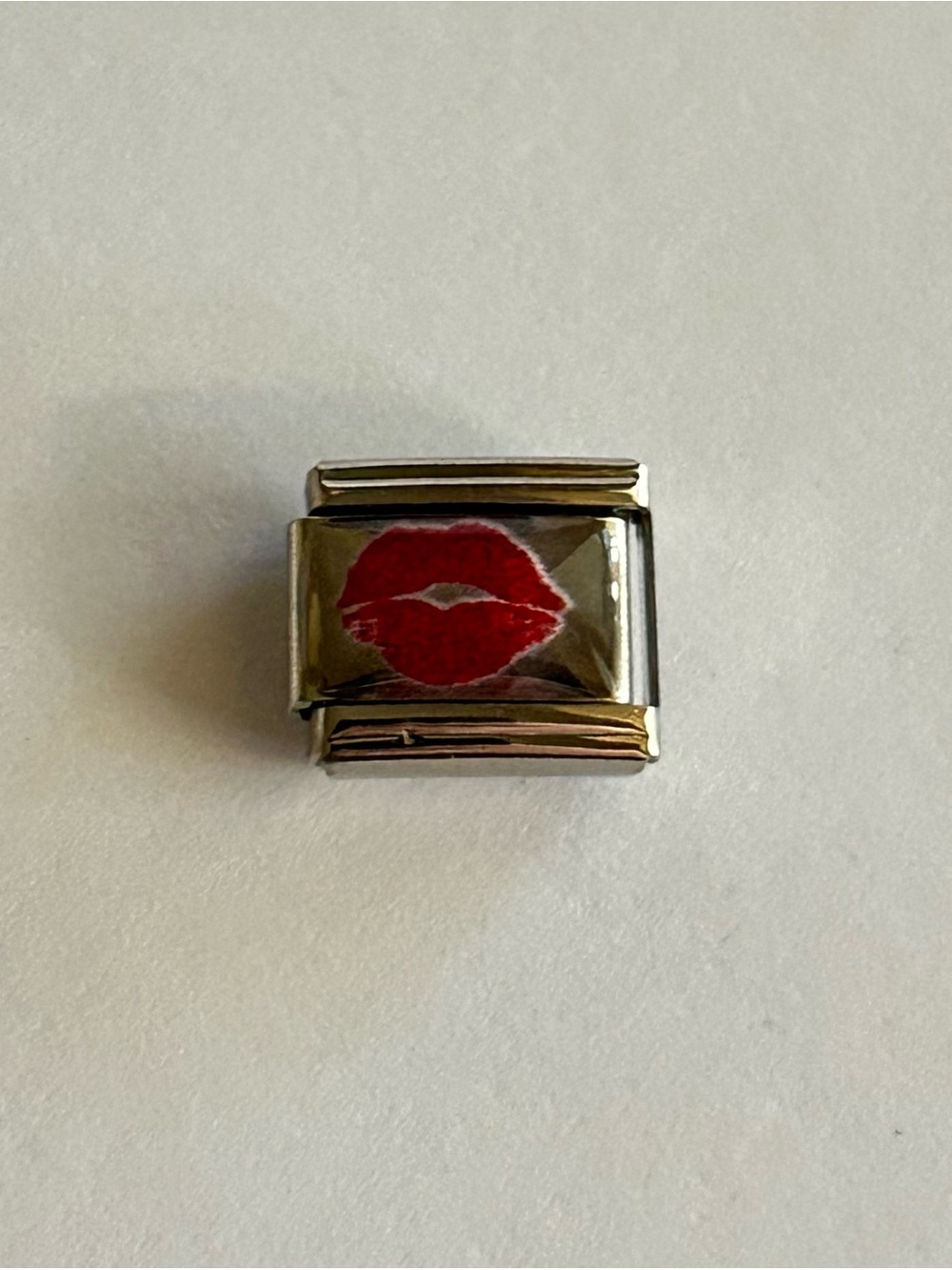 Red Lips / Lipstick Charm Red Lips Silver-Tone Italian Charm Link